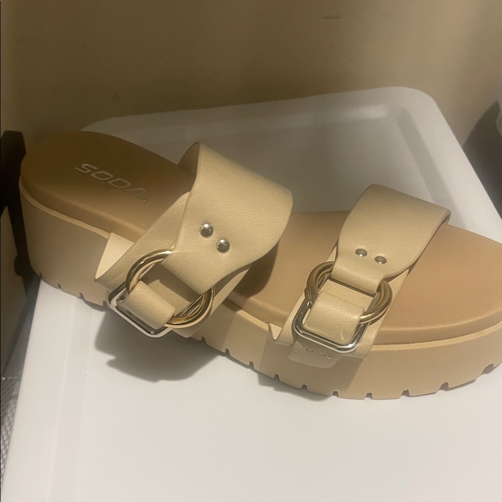 Soda Women's Cream Platform Sandals
